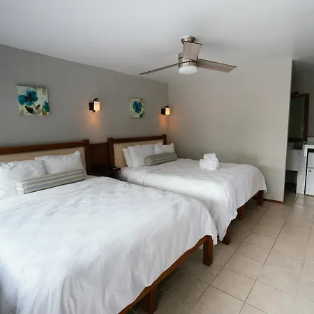 Mata Rocks Beachfront Hotel