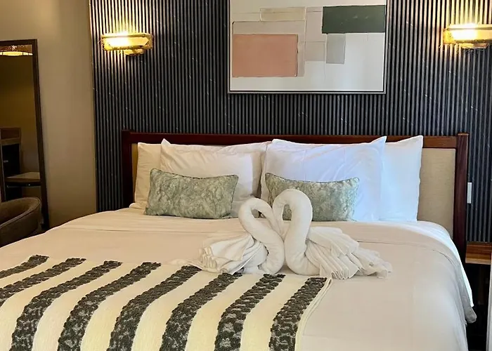 Mata Rocks Hotel 3*