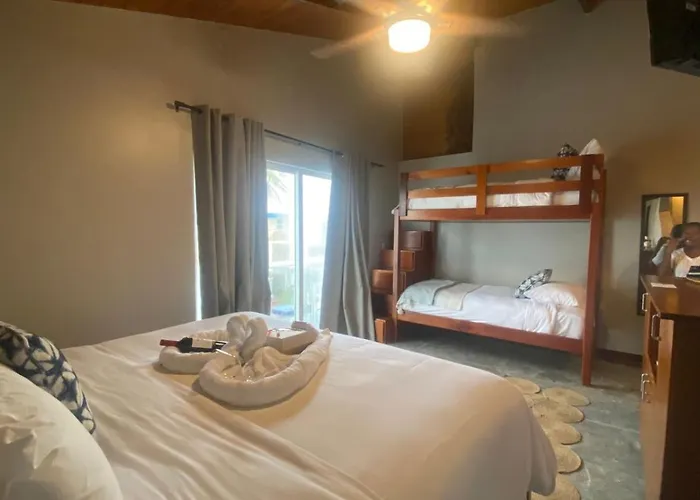 Mata Rocks Hotel